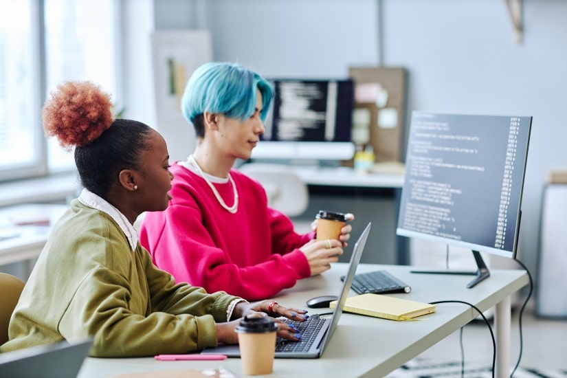 Gérer la diversité générationnelle en milieu de travail français: défis et stratégies pour les professionnels RH